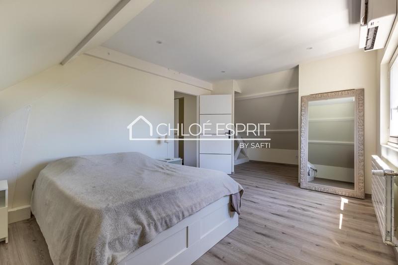 Maison - 167 m² - 10 pièces