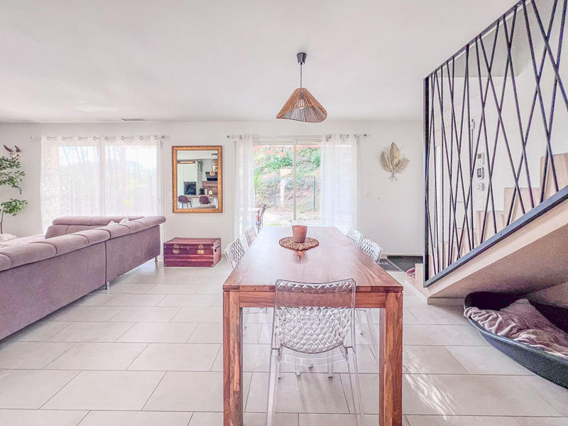 Maison - 140 m² - 5 pièces