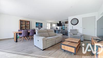 Maison - 184 m² - 8 pièces