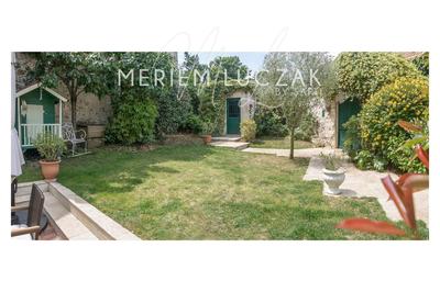 Maison - 180 m² - 7 pièces