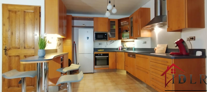 Maison - 242 m² - 8 pièces