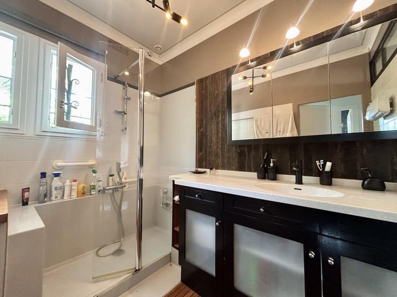 Maison - 163 m² - 7 pièces