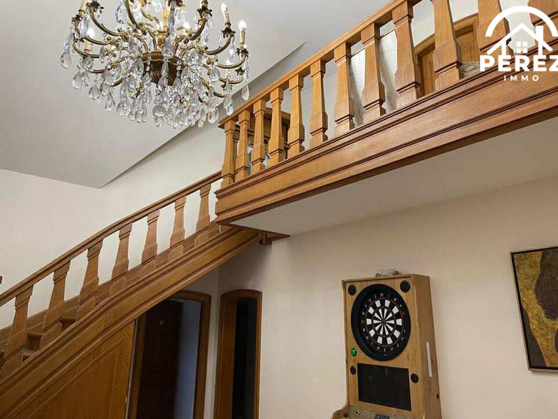 Villa - 278 m² - 10 pièces