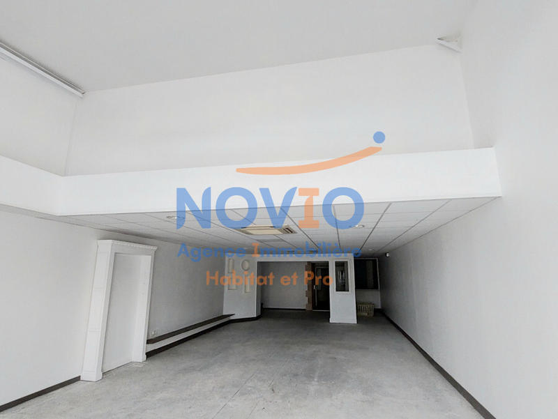 Bureau - 144 m² - 1 pièce