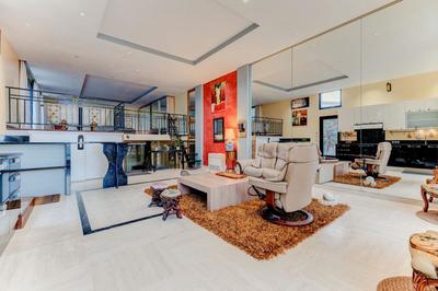 Loft - 107 m² - 4 pièces