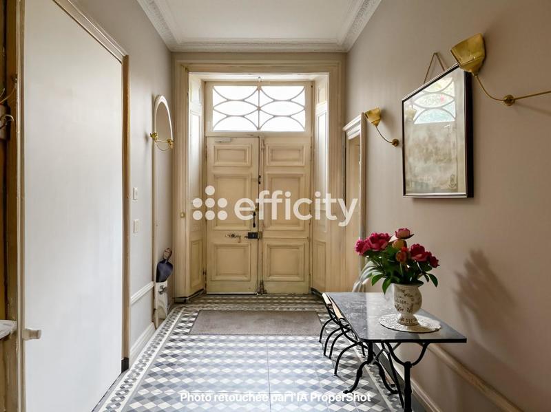 Maison - 404 m² - 14 pièces