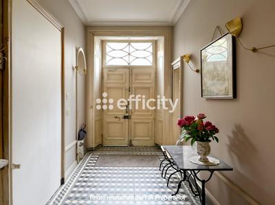 Maison - 404 m² - 14 pièces