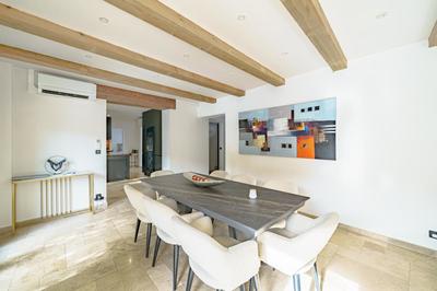 Villa - 192 m² - 8 pièces