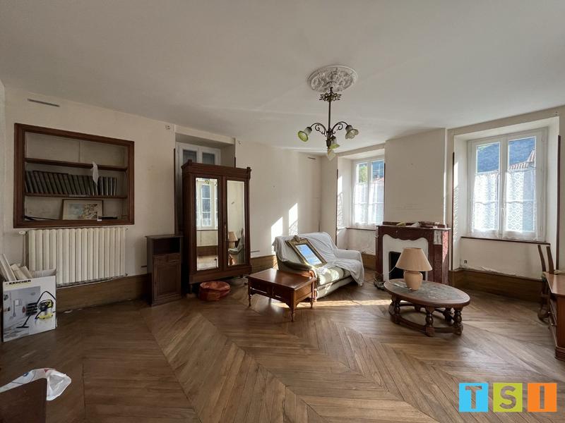 Maison - 200 m² - 7 pièces