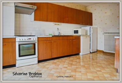 Maison de village - 380 m² - 15 pièces