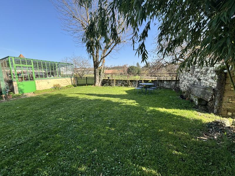 Maison - 254 m² - 8 pièces