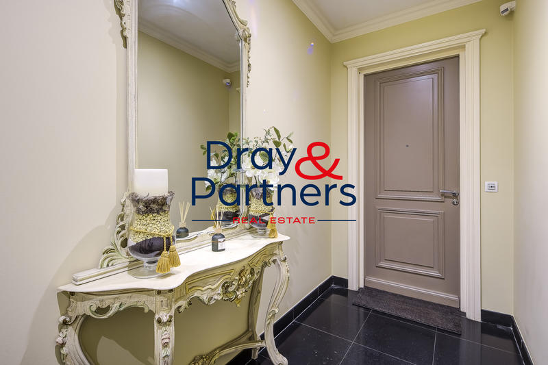 Appartement - 102 m² - 2 pièces