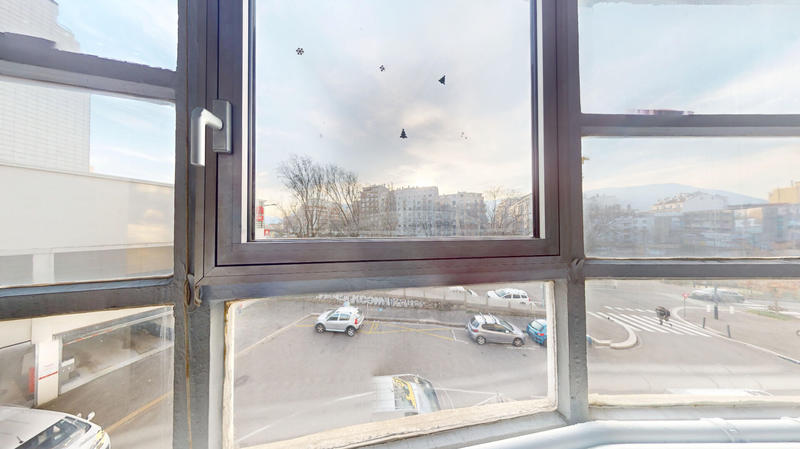 Local d'activité / Entrepôt - 237 m² - 7 pièces