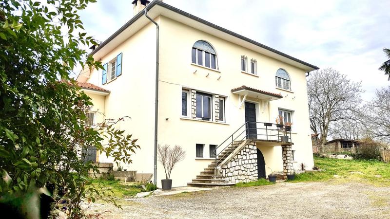 Maison - 275 m² - 7 pièces