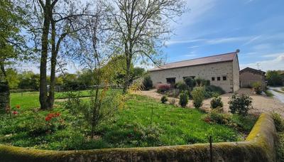 Maison - 280 m² - 4 pièces