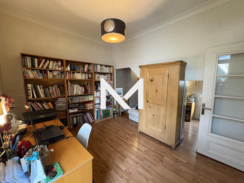 Appartement - 102 m² - 6 pièces