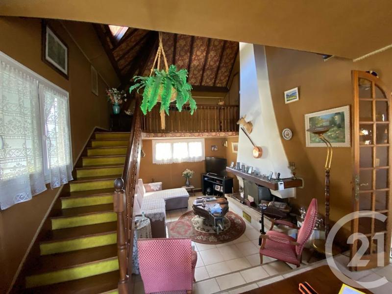 Maison - 196 m² - 9 pièces