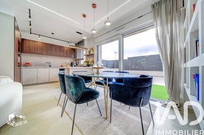 Maison - 90 m² - 5 pièces