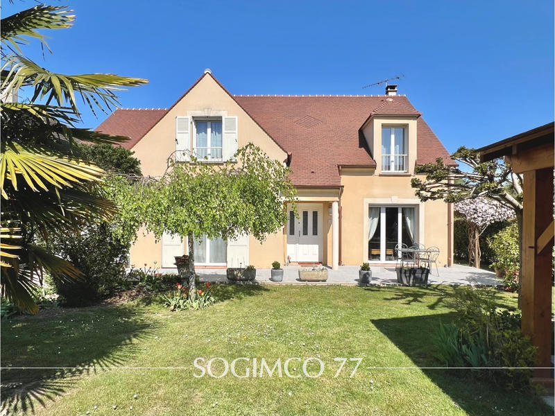 Maison - 179 m² - 7 pièces