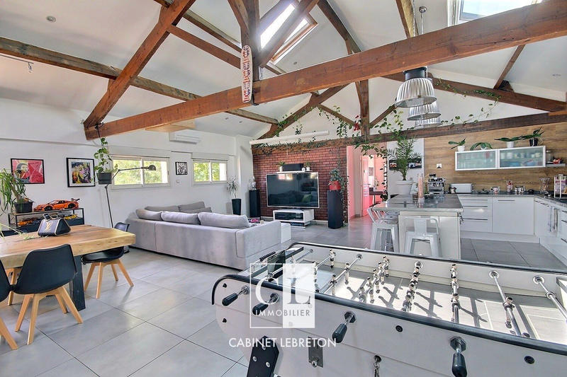Loft - 174 m² - 4 pièces