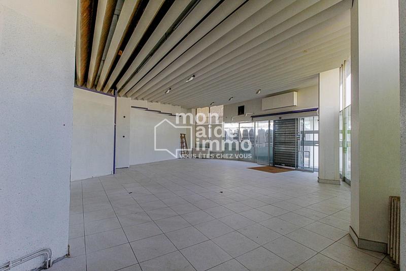 Local commercial - 148 m² - 3 pièces