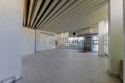 Local commercial - 148 m² - 3 pièces