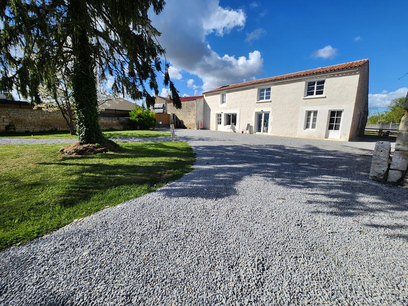 Maison - 180 m² - 7 pièces