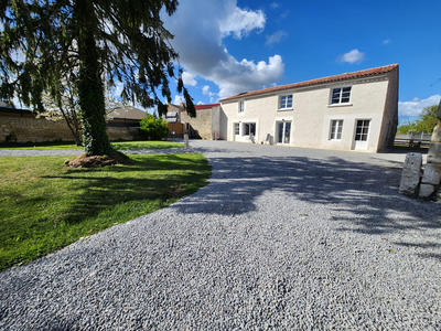 Maison - 180 m² - 7 pièces