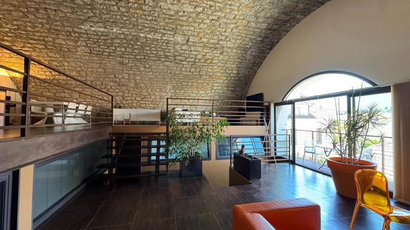Loft - 177 m² - 5 pièces
