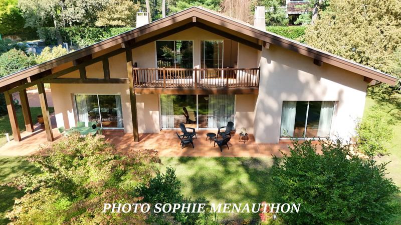 Maison d'architecte - 212 m² - 8 pièces