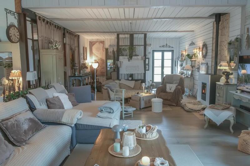 Maison en pierre - 350 m² - 8 pièces