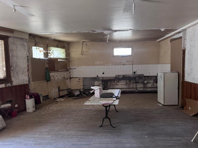 Maison - 390 m² - 9 pièces