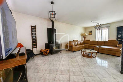 Maison - 281 m² - 9 pièces