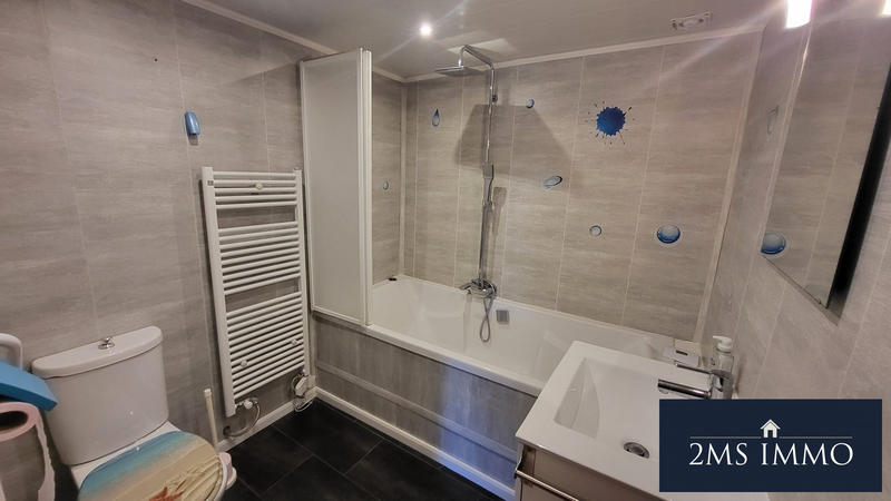 Maison - 200 m² - 8 pièces