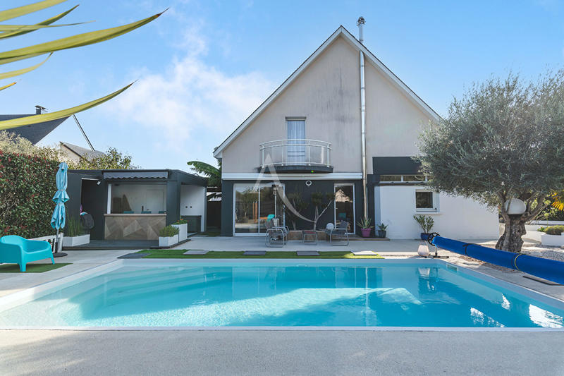 Maison - 181 m² - 6 pièces