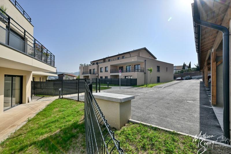 Appartement - 102 m² - 4 pièces