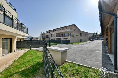 Appartement - 102 m² - 4 pièces