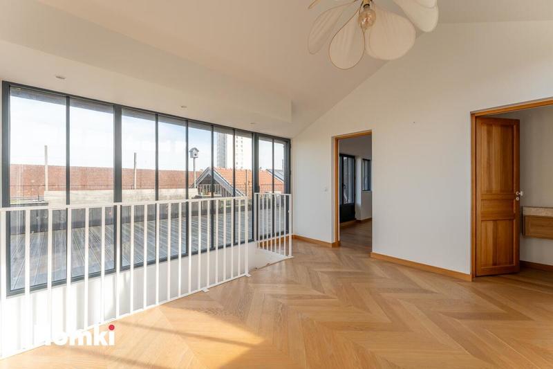 Loft - 194 m² - 5 pièces