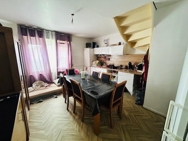 Immeuble - 213 m² - 11 pièces