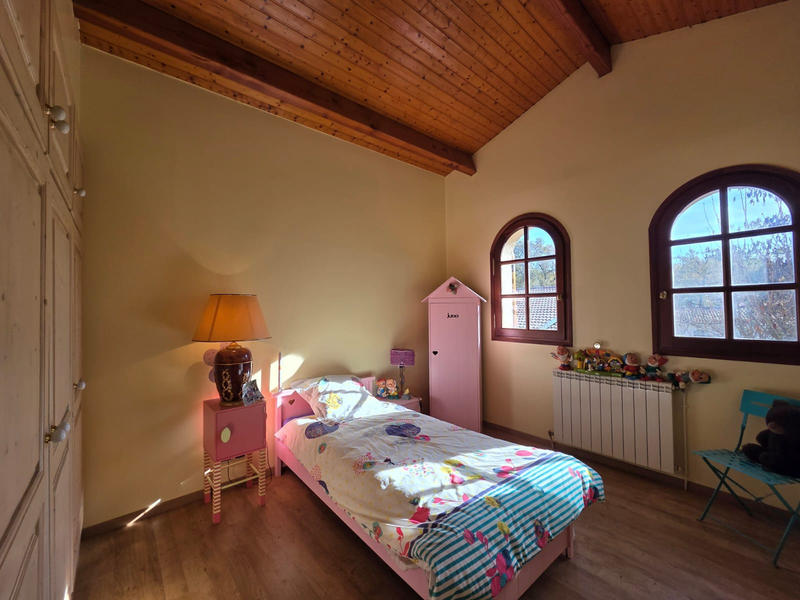 Maison - 221 m² - 8 pièces