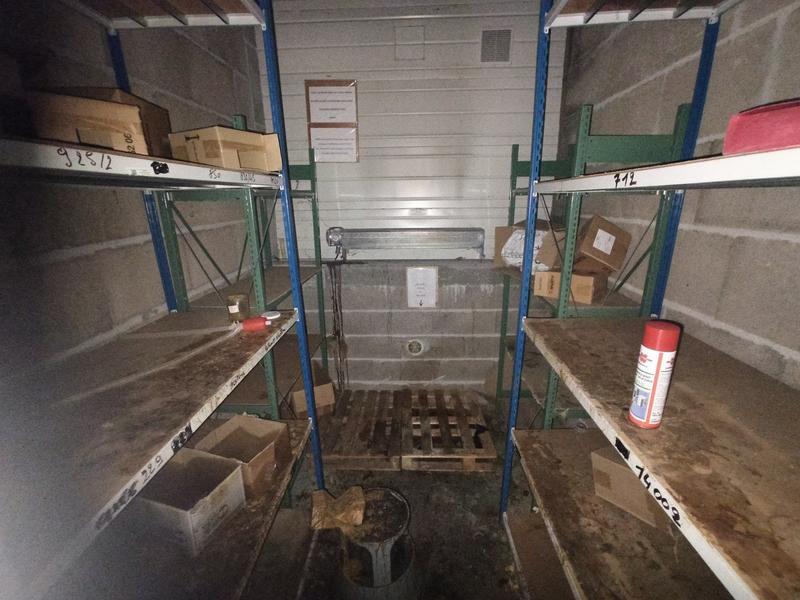 Local commercial - 1 306 m²