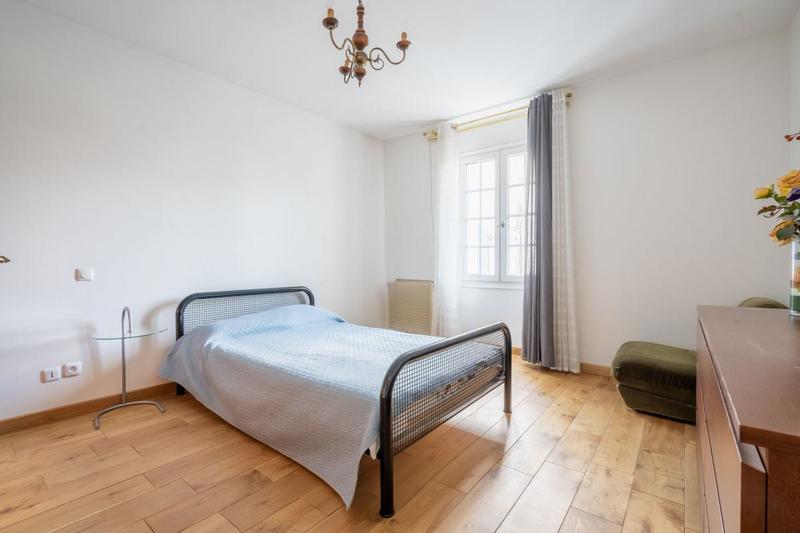 Maison - 245 m² - 6 pièces