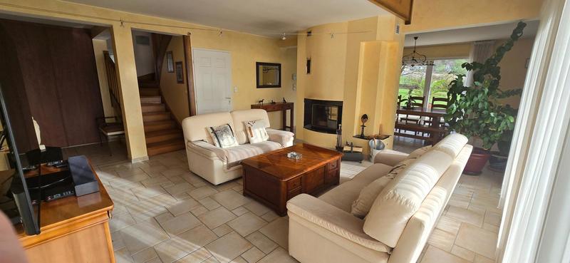 Maison - 177 m² - 7 pièces