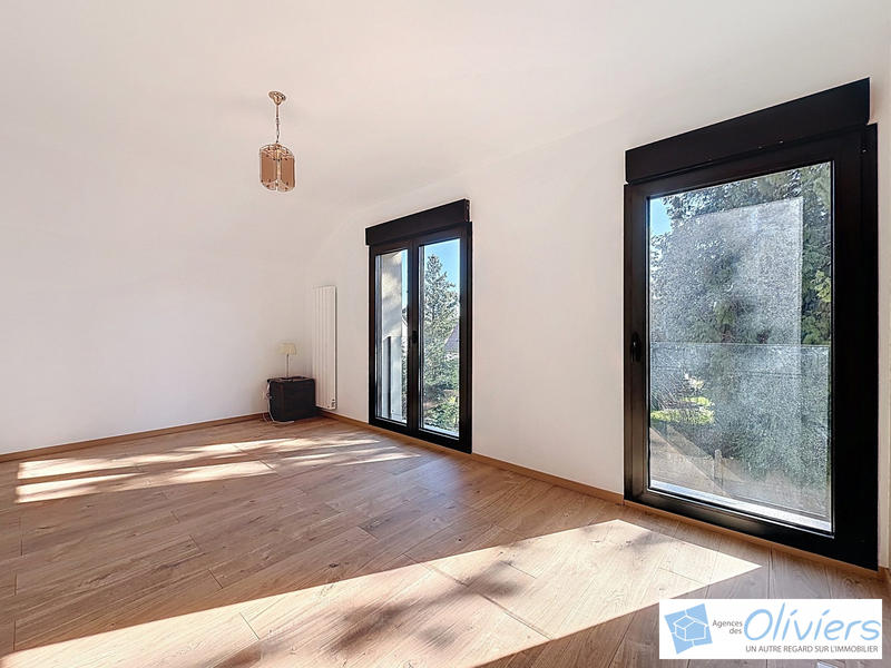 Maison - 110 m² - 6 pièces