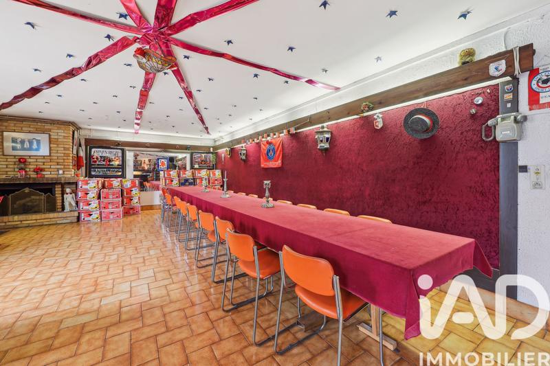 Maison - 230 m² - 9 pièces