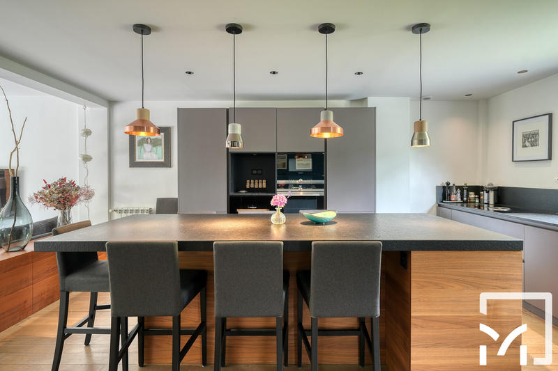 Maison - 180 m² - 7 pièces