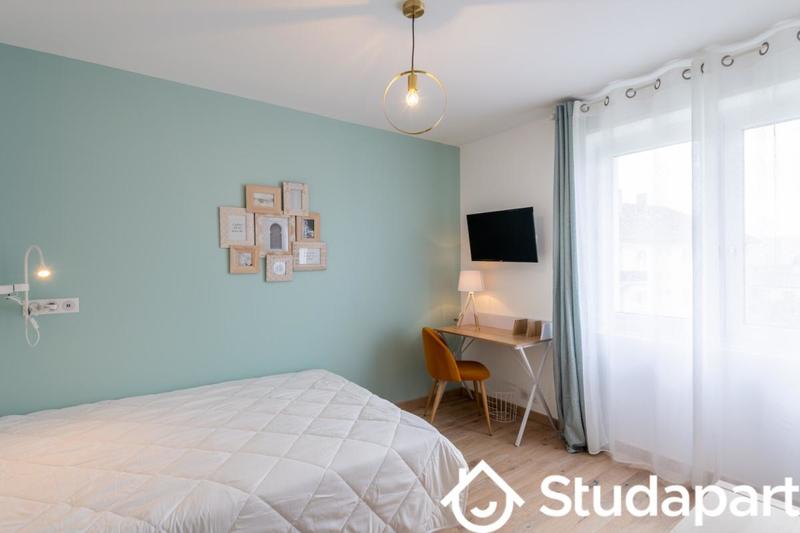 Chambre - 11 m² - 1 pièce