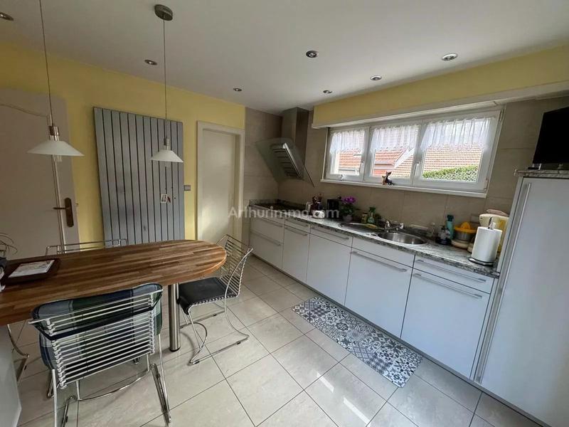 Maison - 234 m² - 8 pièces