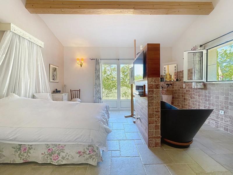 Villa - 253 m² - 8 pièces