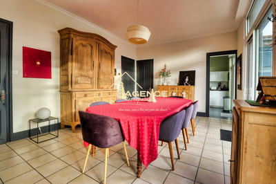 Maison - 228 m² - 7 pièces